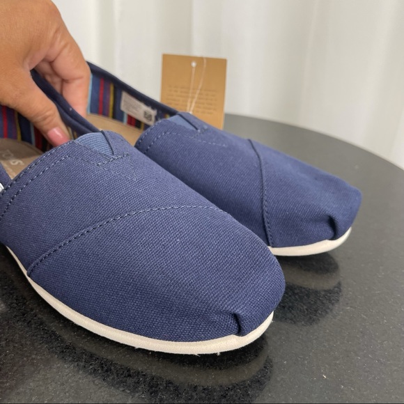 TOMS Classic Navy Canvas Alpargatas Flats Loafers - Picture 12 of 15